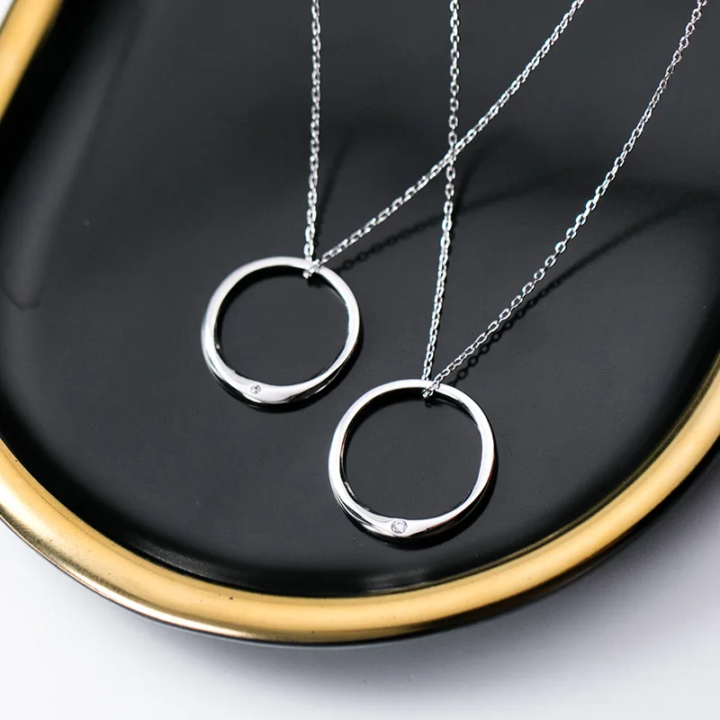 S925 Sterling Silver Color Round Single Zirconia Inlaid Pendant Necklace Fine Jewelry Gift For Women Lady Daughter 
S925 Sterling Silver Color Round Single Zirconia Inlaid Pendant Necklace Fine Jewelry Gift For Women Lady Daughter