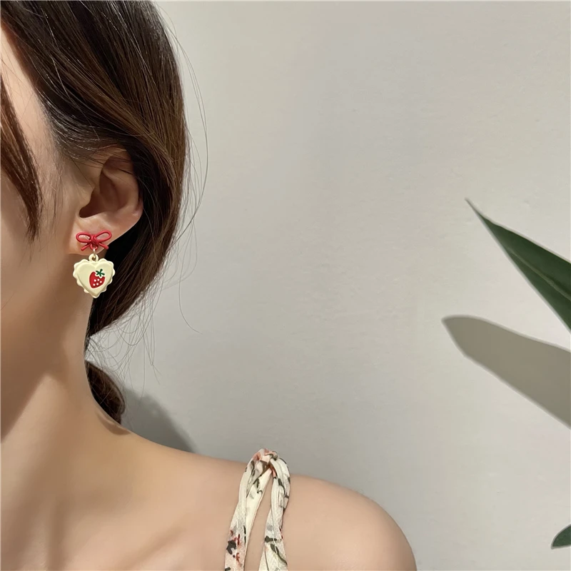MASA 2021Korea Style Fruit Shape Enamel Clip on Earrings Without Piercing for Girls Party Cute Lovely No Hole Ear Clip Jewelry
MASA 2021Korea Style Fruit Shape Enamel Clip on Earrings Without Piercing for Girls Party Cute Lovely No Hole Ear Clip Jewelry