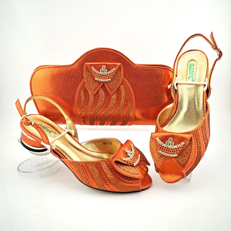 Пурпурный обуви и подходящей к ним сумки в итальянском стиле для женщин 2021 Новое
