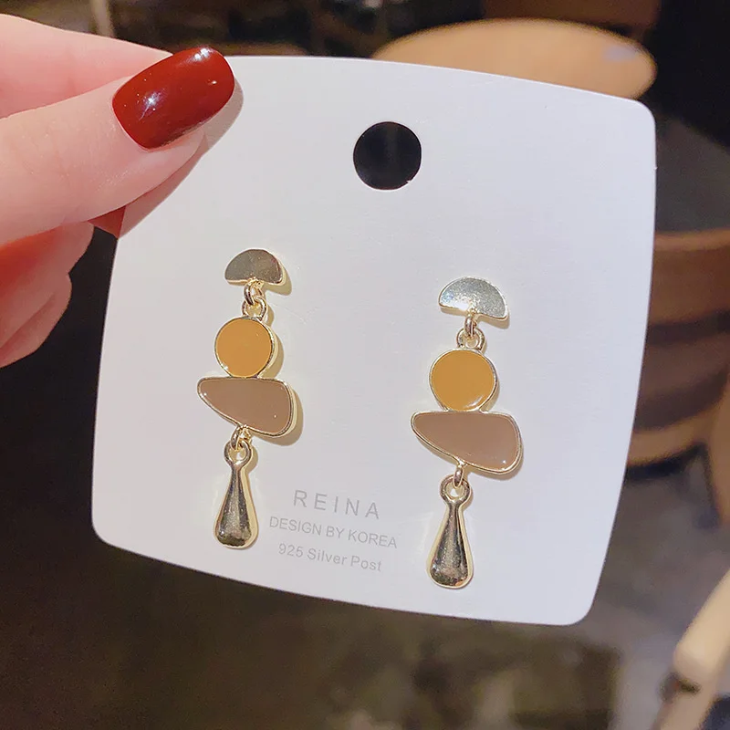 925 silver needle irregular geometric Earrings women's long temperament net red Korean Fashion Earrings simple
925 silver needle irregular geometric Earrings women's long temperament net red Korean Fashion Earrings simple