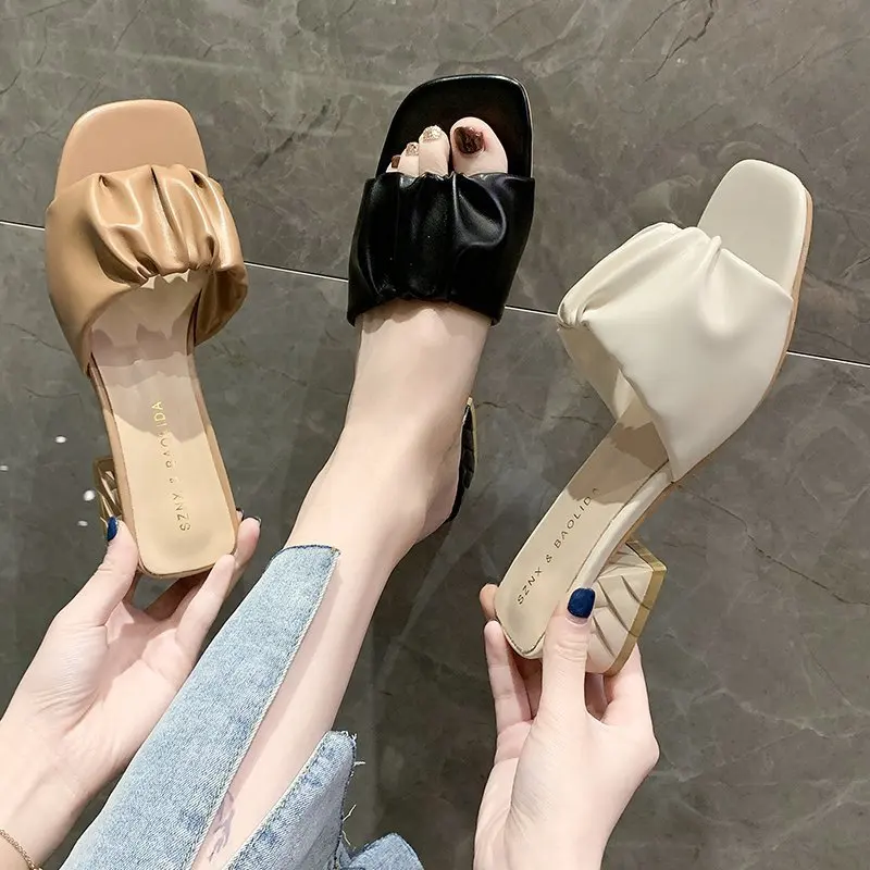 Shoes Woman 2021 Slippers Heels Square Toe Luxury Slides Low Pantofle High Block Designer New Fabric Rome PU Sexy Pumps Rubber S
Shoes Woman 2021 Slippers Heels Square Toe Luxury Slides Low Pantofle High Block Designer New Fabric Rome PU Sexy Pumps Rubber S