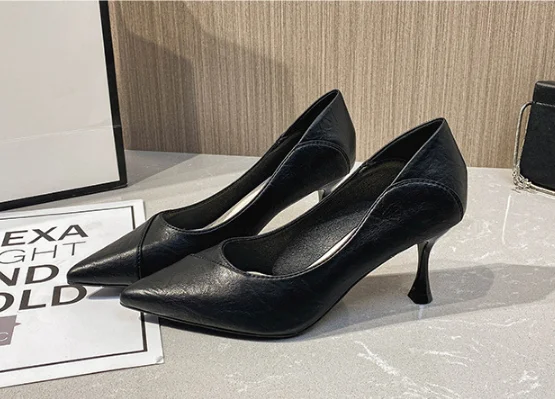 New style European American style half Baotou sandals summer with fine heel and sharp leather buckle one button with 11
New style European American style half Baotou sandals summer with fine heel and sharp leather buckle one button with 11