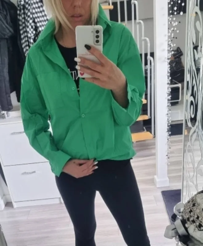 2021 Spring Women Fashion Casual Blouse Single Breasted Turn-down Collar Lantern Sleeve Minimalist Loose Shirt
2021 Spring Women Fashion Casual Blouse Single Breasted Turn-down Collar Lantern Sleeve Minimalist Loose Shirt