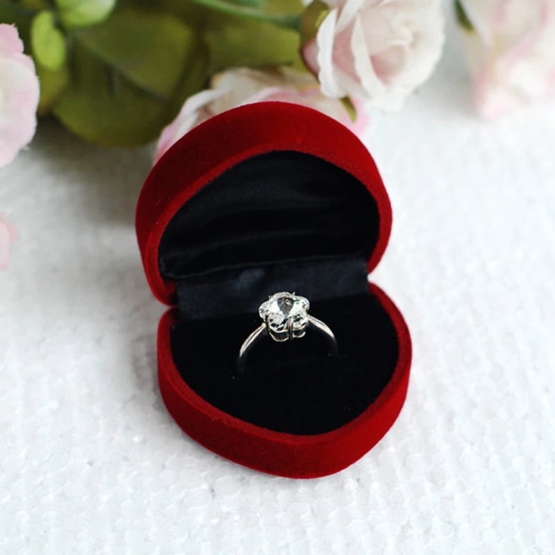 Red Heart Shaped Romantic Birthday Engagement Wedding Ring Box Valentine's Day Ring Gift Box Velvet Ring Jewelry Packing Box
Red Heart Shaped Romantic Birthday Engagement Wedding Ring Box Valentine's Day Ring Gift Box Velvet Ring Jewelry Packing Box