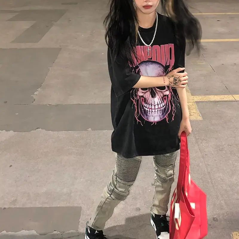QWEEK Gothic Skull Print Tshirts Women 2021 Summer Hip Hop Letter Black Short Sleeve T-shirts with Print Streetwear Goth Top
QWEEK Gothic Skull Print Tshirts Women 2021 Summer Hip Hop Letter Black Short Sleeve T-shirts with Print Streetwear Goth Top