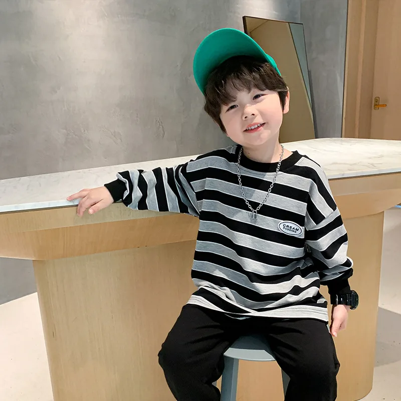 2021 Boys Fall New T-shirt Children's Round Neck Color Striped Long Sleeve Top Boy Fall Clothes Costumes for Kids Boys Clothes
2021 Boys Fall New T-shirt Children's Round Neck Color Striped Long Sleeve Top Boy Fall Clothes Costumes for Kids Boys Clothes