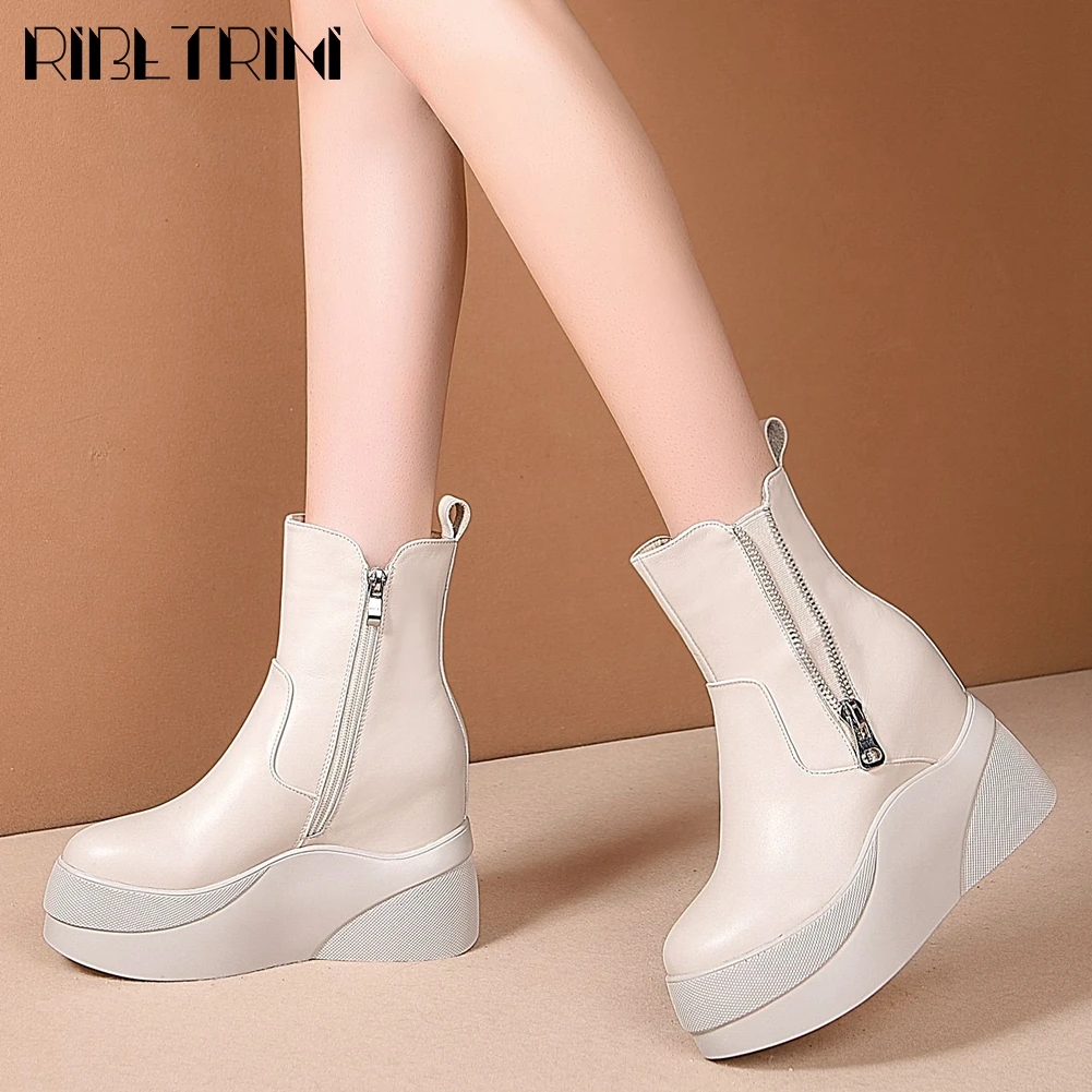 RIBETRINI Genuine Leather Female Zipper Thick Bottom Shoes Platform Ankle Women Boots Casual Brand Autumn Boots
RIBETRINI Genuine Leather Female Zipper Thick Bottom Shoes Platform Ankle Women Boots Casual Brand Autumn Boots