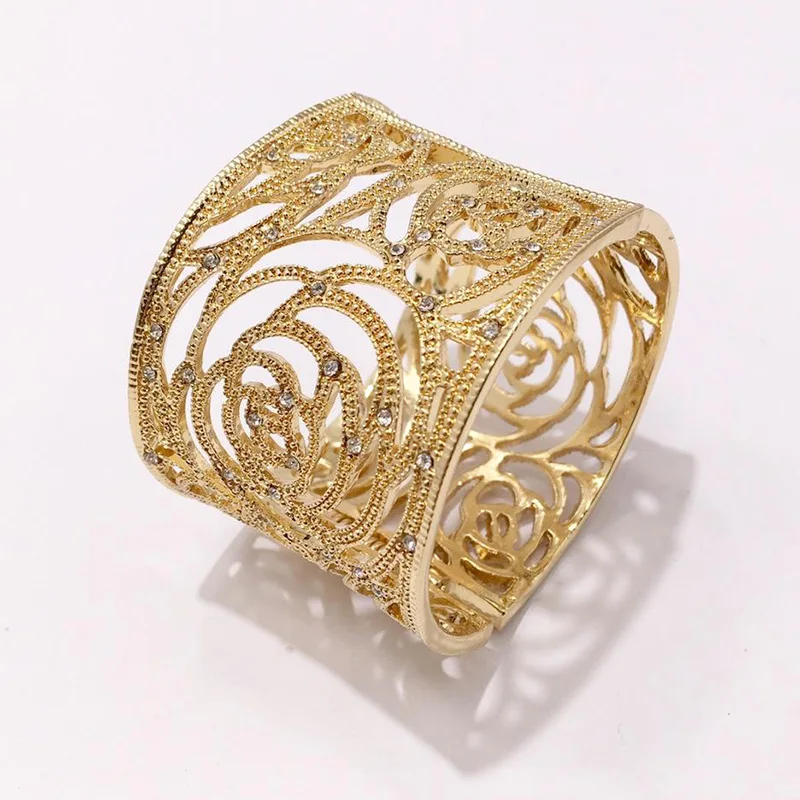Vintage Hollow out Rose Statement Bangles for Women Trendy Gold Color wide Rhinestone Women Banquet Bangle Jewelry
Vintage Hollow out Rose Statement Bangles for Women Trendy Gold Color wide Rhinestone Women Banquet Bangle Jewelry