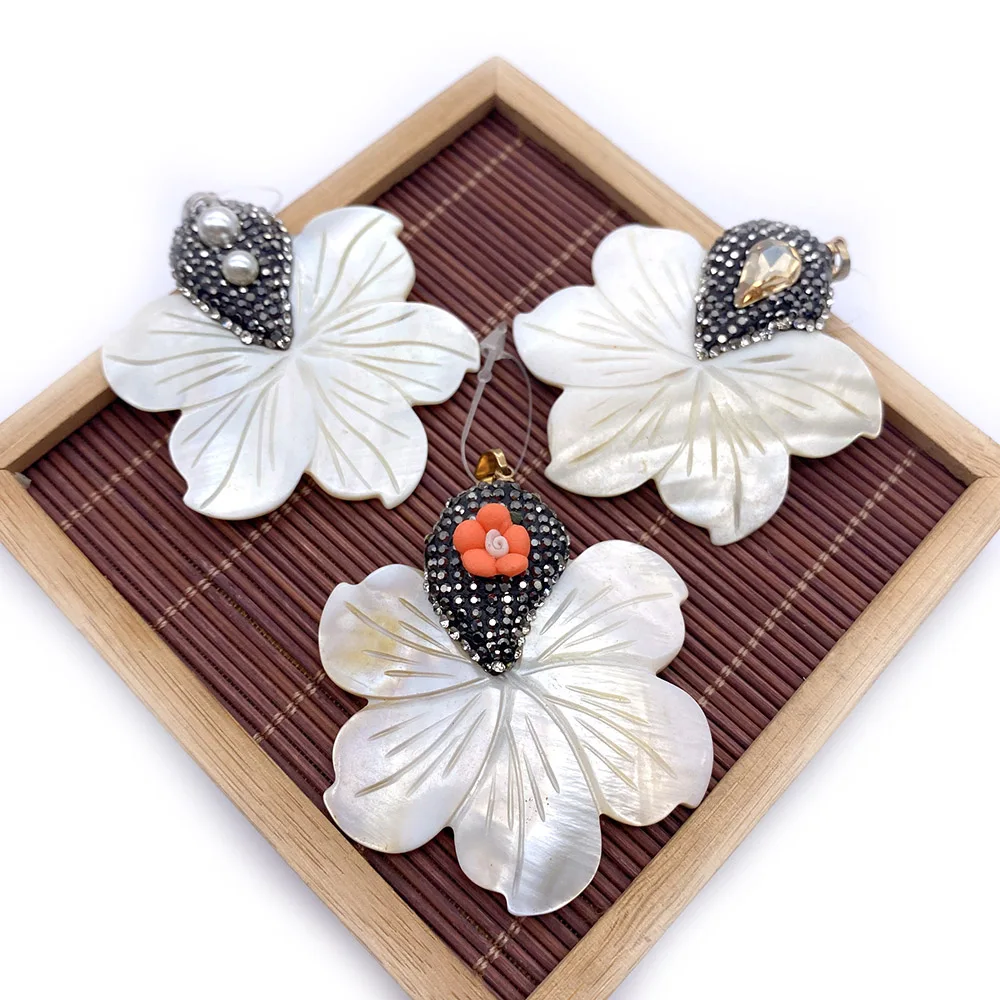 Natural Freshwater Shell Pendant Carved Flower Shaped Inlaid Diamond Crystal Pearl Personalized Fashion Unisex Necklace
Natural Freshwater Shell Pendant Carved Flower Shaped Inlaid Diamond Crystal Pearl Personalized Fashion Unisex Necklace