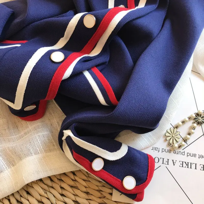 New arrival autumn women contrast color side strips knitted sweater women college style cardigan loose
New arrival autumn women contrast color side strips knitted sweater women college style cardigan loose