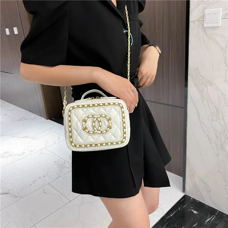 Luxury Brand Chain Purse and Handbag Women Retro Party Crossbody Bag Girl High Quality Leather Shoulder Bag Lady Cute Waist Bags
Luxury Brand Chain Purse and Handbag Women Retro Party Crossbody Bag Girl High Quality Leather Shoulder Bag Lady Cute Waist Bags