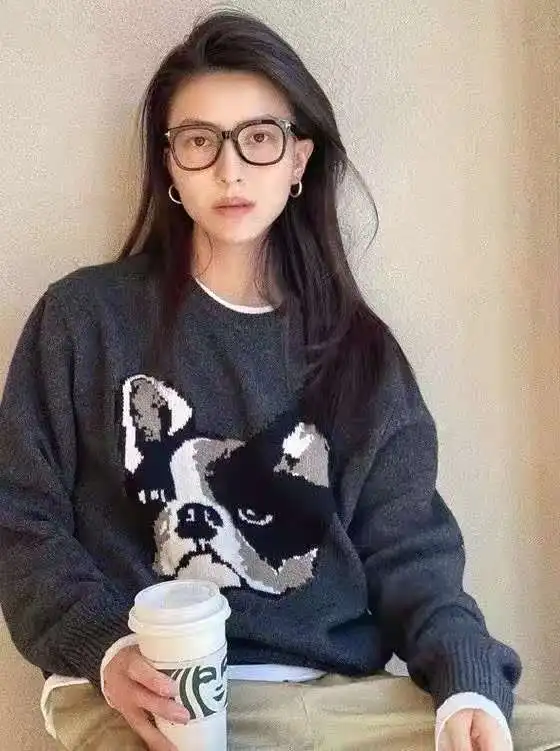 21 Autumn/Winter Boutique dog jacquard pattern cute and fun knitted sweater ladies pullover wool sweater
21 Autumn/Winter Boutique dog jacquard pattern cute and fun knitted sweater ladies pullover wool sweater