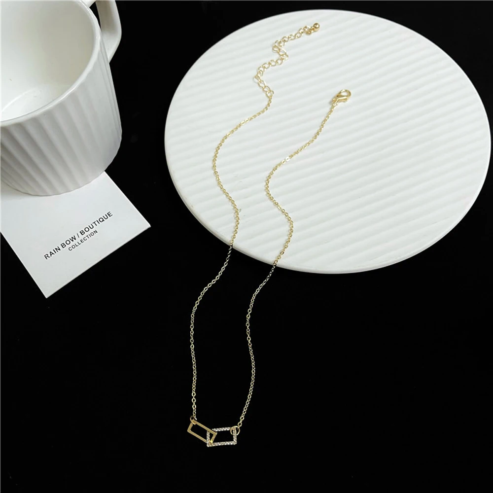 Han Edition Fashion Personality Buckle Geometry Shape Women's Fashion Necklace Pendant Necklace
Han Edition Fashion Personality Buckle Geometry Shape Women's Fashion Necklace Pendant Necklace