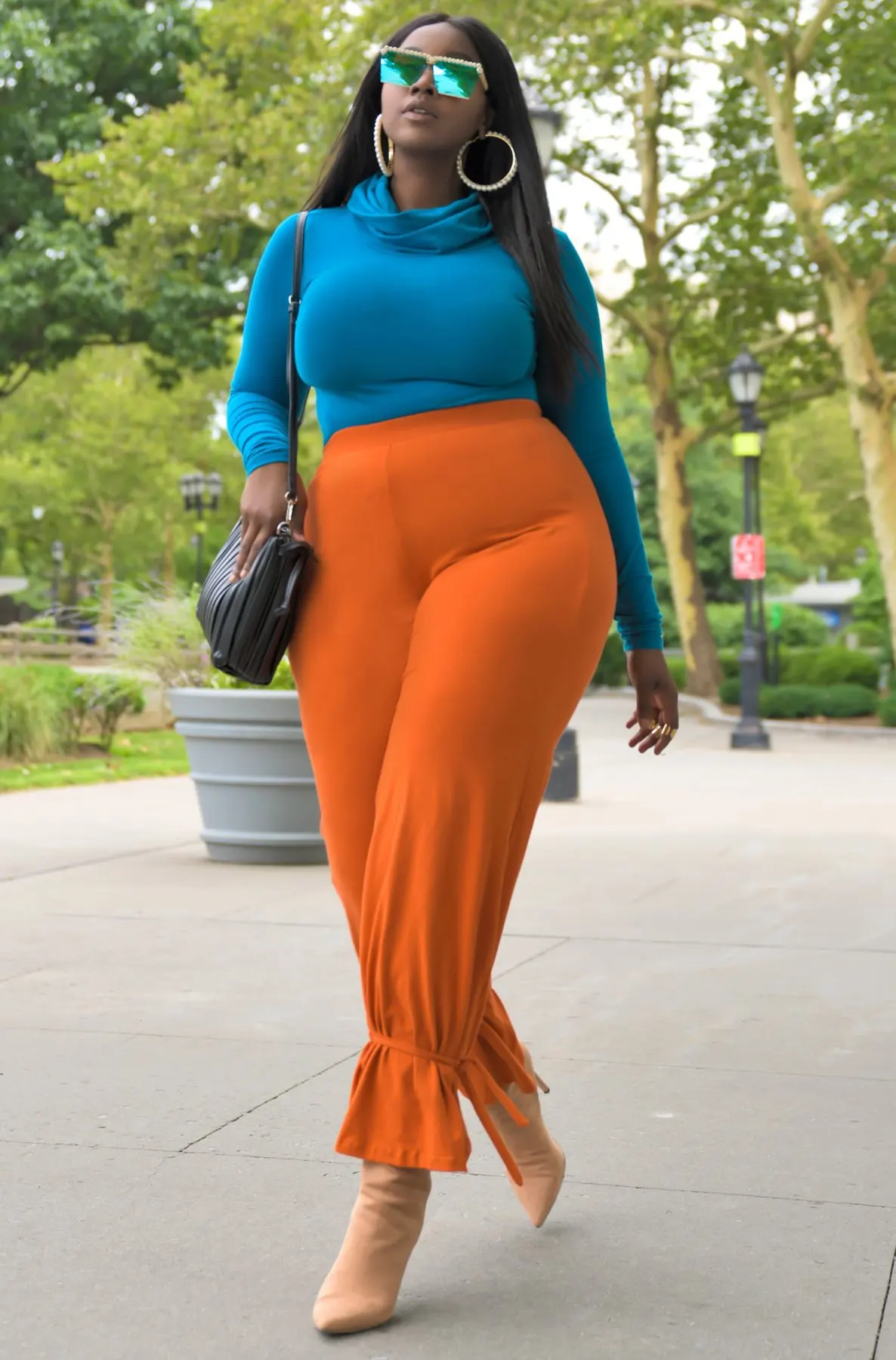 Весенне-осенние модные городские повседневные кружевные брюки
Весенне-осенние модные городские повседневные кружевные брюки