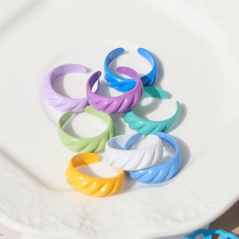 Y2k Opening Chain Ring Colorful Boho Women Korean New Ins Style Finger Ring Retro Fashion Design Wholesale Girl Jewelry Ornament
Y2k Opening Chain Ring Colorful Boho Women Korean New Ins Style Finger Ring Retro Fashion Design Wholesale Girl Jewelry Ornament