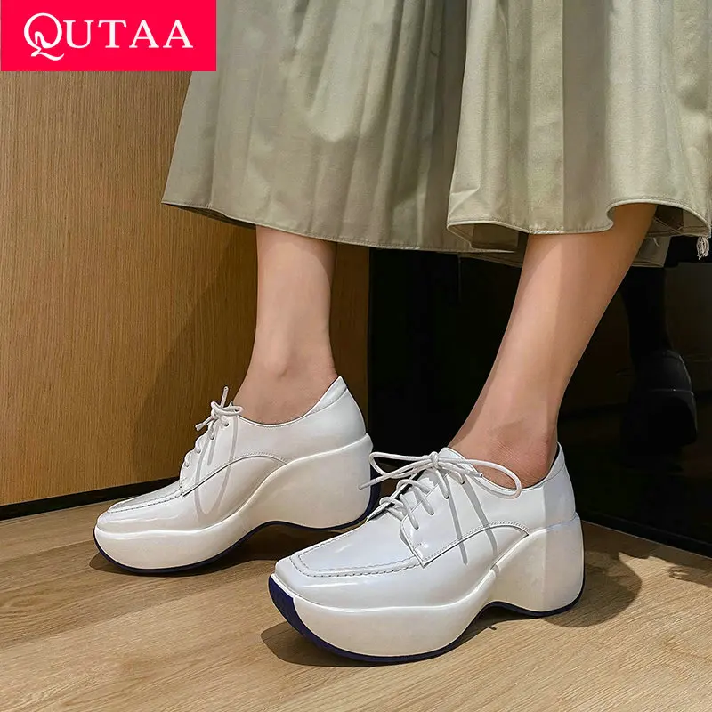 QUTAA 2021 Spring Autumn Round Toe Wedge High Heel Casual Female Shoes Genuine Leather Lace Up Women Sneakers Size 34-39
QUTAA 2021 Spring Autumn Round Toe Wedge High Heel Casual Female Shoes Genuine Leather Lace Up Women Sneakers Size 34-39