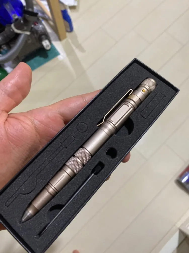 Self-defense Tactical Pen Outdoor Emergency Flashlight Broken Window Tungsten Pen Head Emergency Writing Self-defense Equipment
Self-defense Tactical Pen Outdoor Emergency Flashlight Broken Window Tungsten Pen Head Emergency Writing Self-defense Equipment