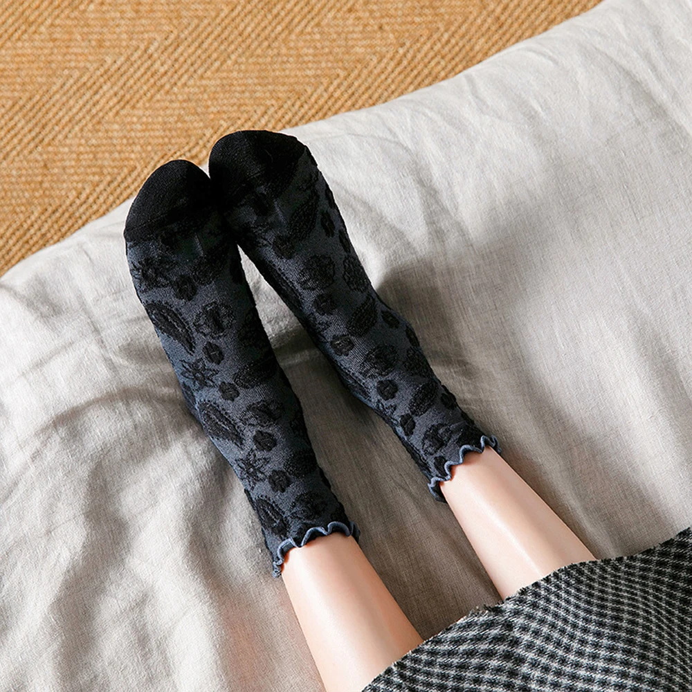 Fashion Elegant Cotton Socks Comfortable High Quality Style Hosiery Retro Sox Casual Harajuku Accessories For Women Girl
Fashion Elegant Cotton Socks Comfortable High Quality Style Hosiery Retro Sox Casual Harajuku Accessories For Women Girl