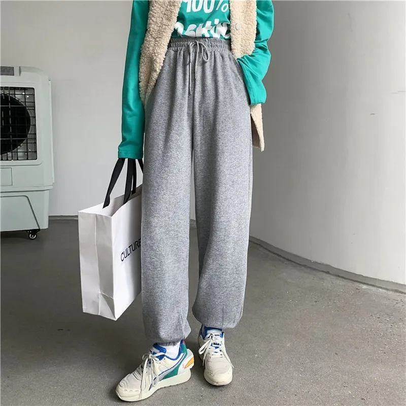Women Plus Size Gray Sweatpants Women Oversized Sports Pants for Women Loose Tracksuit Pants Casual Large Size Classic Pants
Women Plus Size Gray Sweatpants Women Oversized Sports Pants for Women Loose Tracksuit Pants Casual Large Size Classic Pants