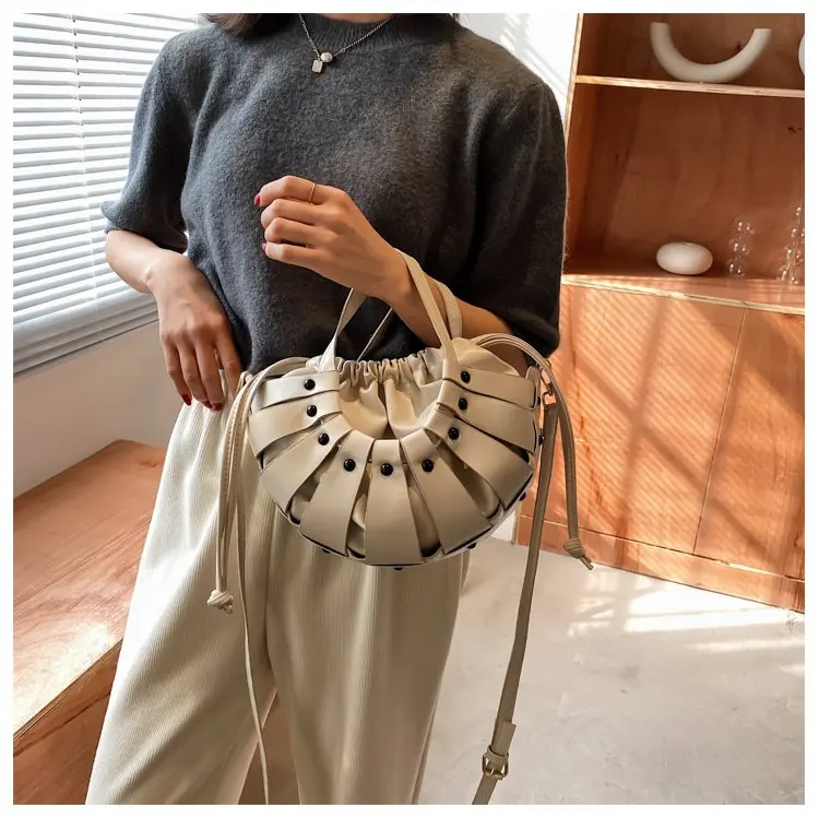Semicircle Small PU Leather Crossbody Bags for Women 2021 Trend Hand Bag Women's Branded Trending Shoulder Handbags Fashion Tote
Semicircle Small PU Leather Crossbody Bags for Women 2021 Trend Hand Bag Women's Branded Trending Shoulder Handbags Fashion Tote
