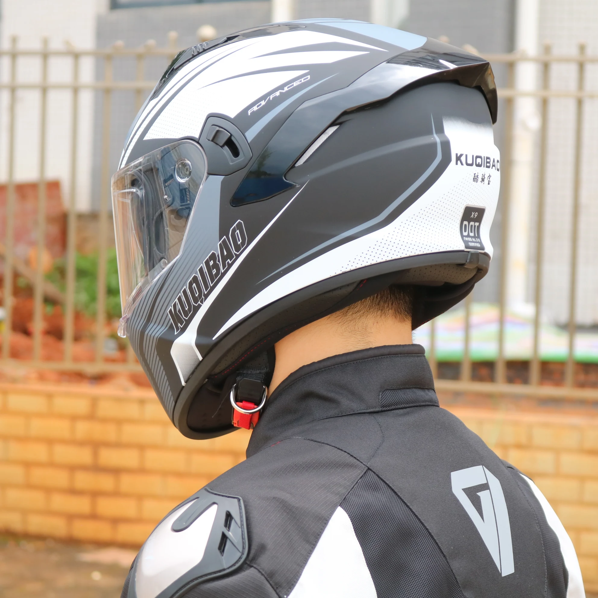 KUQIBAO motorcycle helmet double lens anti-fog motorcycle full helmet men and women motorcycle four seasons general DOT standard
KUQIBAO motorcycle helmet double lens anti-fog motorcycle full helmet men and women motorcycle four seasons general DOT standard