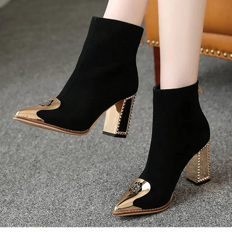 Short Boots Women 2021 Spring and Autumn Plus Cashmere Martin Boots Thick Heel Metal Pointed High Heel Women's Boots Frosted
Short Boots Women 2021 Spring and Autumn Plus Cashmere Martin Boots Thick Heel Metal Pointed High Heel Women's Boots Frosted