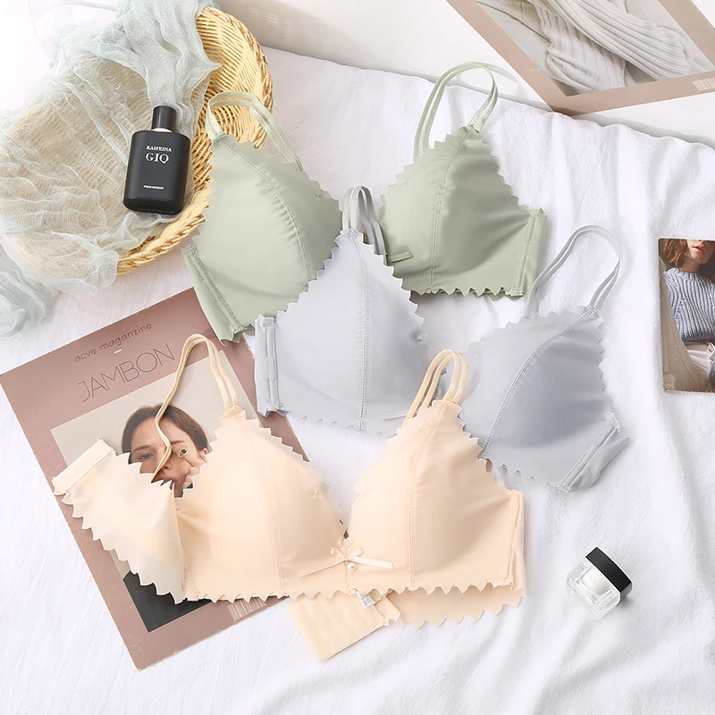 Fashion Triangular cup Seamless Sexy Lingerie Soft Thin Women Push Up Bra Comfort Adjustable Underwear Wireless Female Brassiere
Fashion Triangular cup Seamless Sexy Lingerie Soft Thin Women Push Up Bra Comfort Adjustable Underwear Wireless Female Brassiere