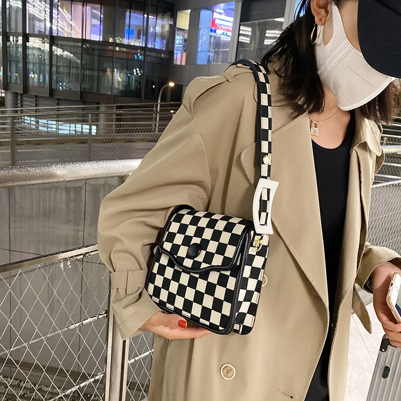 Designer Women Plaid Shoulder Bag Lady Small Square Flap Bags Daily Messenger Bags Checkered Crossbody Bag Casual Party Handbag
Designer Women Plaid Shoulder Bag Lady Small Square Flap Bags Daily Messenger Bags Checkered Crossbody Bag Casual Party Handbag