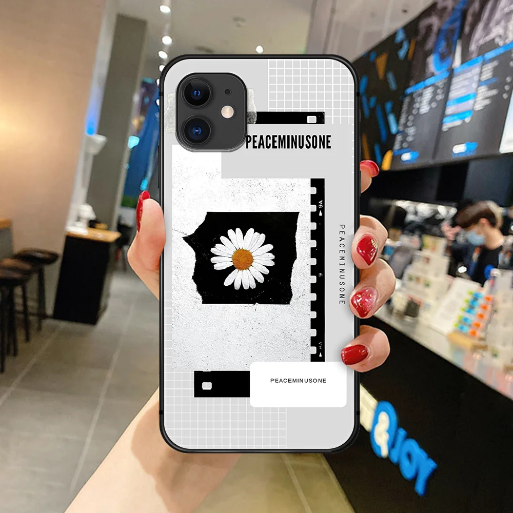 PEACEMINUSONE GD Flower Art Phone case For iphone 5 6 7 8 S SE plus X XS XR 11 12 mini Pro Max 2020 black black coque pretty
PEACEMINUSONE GD Flower Art Phone case For iphone 5 6 7 8 S SE plus X XS XR 11 12 mini Pro Max 2020 black black coque pretty