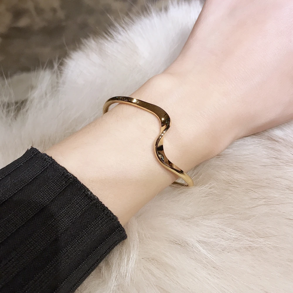 Temperament Of Restoring Ancient Ways Is Simple Corrugated Shape Women's Bracelet Adjustable Fashion Bracelet Accessories
Temperament Of Restoring Ancient Ways Is Simple Corrugated Shape Women's Bracelet Adjustable Fashion Bracelet Accessories