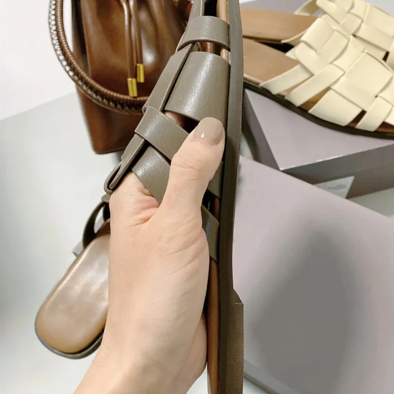 2021 Fashion Brand Beach Women Slippers Sandals Weave Flat Heel Casual Ladies Shoes Outdoor Female Women Comfortable Slippers
2021 Fashion Brand Beach Women Slippers Sandals Weave Flat Heel Casual Ladies Shoes Outdoor Female Women Comfortable Slippers