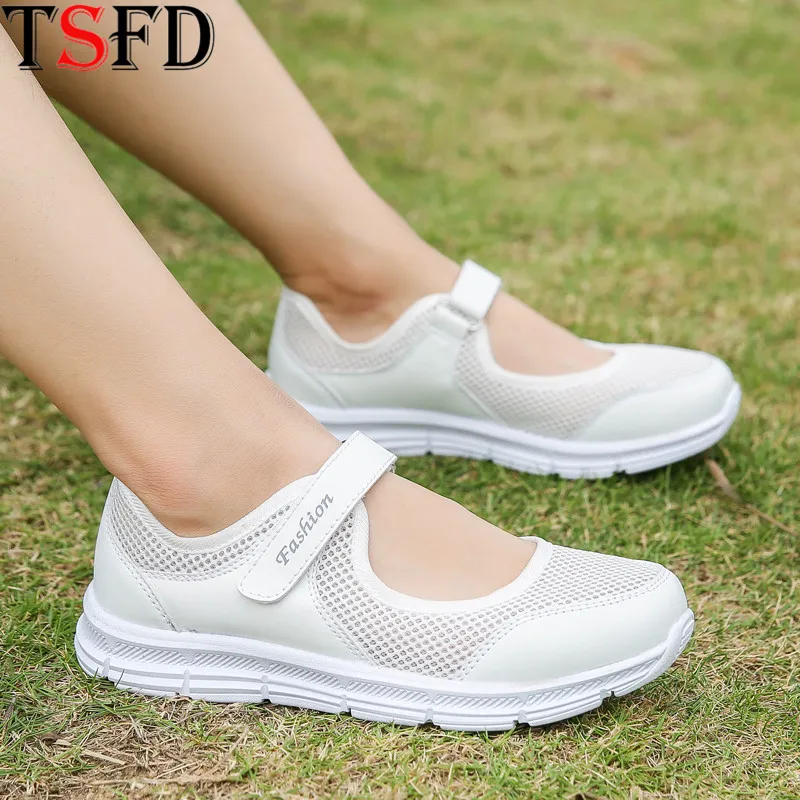 Summer Women's White Sneakers Ultralight Women's Sport Shoes Mesh Running Shoes Ladies Big Size Sports Shoe Women Flats Shoe V18
Summer Women's White Sneakers Ultralight Women's Sport Shoes Mesh Running Shoes Ladies Big Size Sports Shoe Women Flats Shoe V18