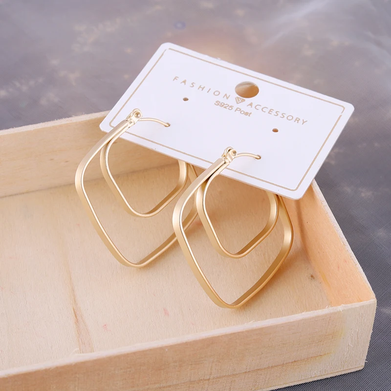 Square cold wind simple earrings 2020 new trendy net red temperament earrings retro baroque exaggerated elegant Trend earrings
Square cold wind simple earrings 2020 new trendy net red temperament earrings retro baroque exaggerated elegant Trend earrings