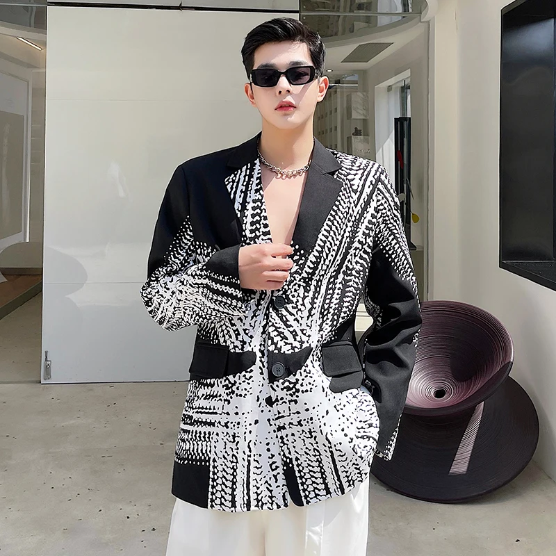 Male Korean Streetwear Vintage Fashion Suits Coat Blazer for Man 2021 New Men's Fashion Print Loose Casual Suit Blazers Jacket
Male Korean Streetwear Vintage Fashion Suits Coat Blazer for Man 2021 New Men's Fashion Print Loose Casual Suit Blazers Jacket