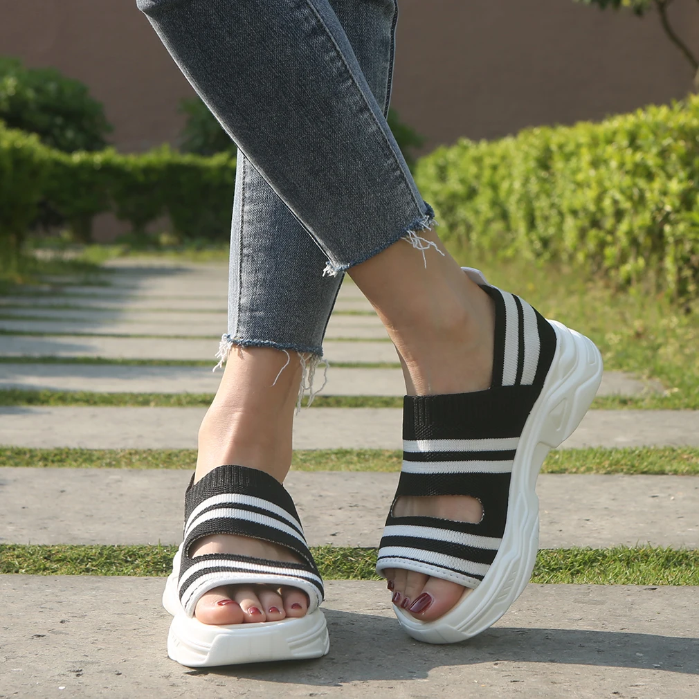 New Women Sandals Fashion Flying Woven Platform Shoes Summer Casual Breathable Sandals Korean Fish Mouth Sandals
New Women Sandals Fashion Flying Woven Platform Shoes Summer Casual Breathable Sandals Korean Fish Mouth Sandals