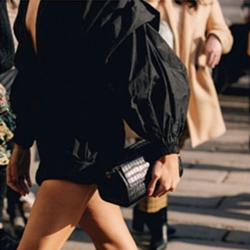 TOWTWINSTYLE Casual Loose Women Playsuits V Neck Lantern Long Sleeve High Waist Short Jumpsuits Female Fashion Clothing Spring
TOWTWINSTYLE Casual Loose Women Playsuits V Neck Lantern Long Sleeve High Waist Short Jumpsuits Female Fashion Clothing Spring