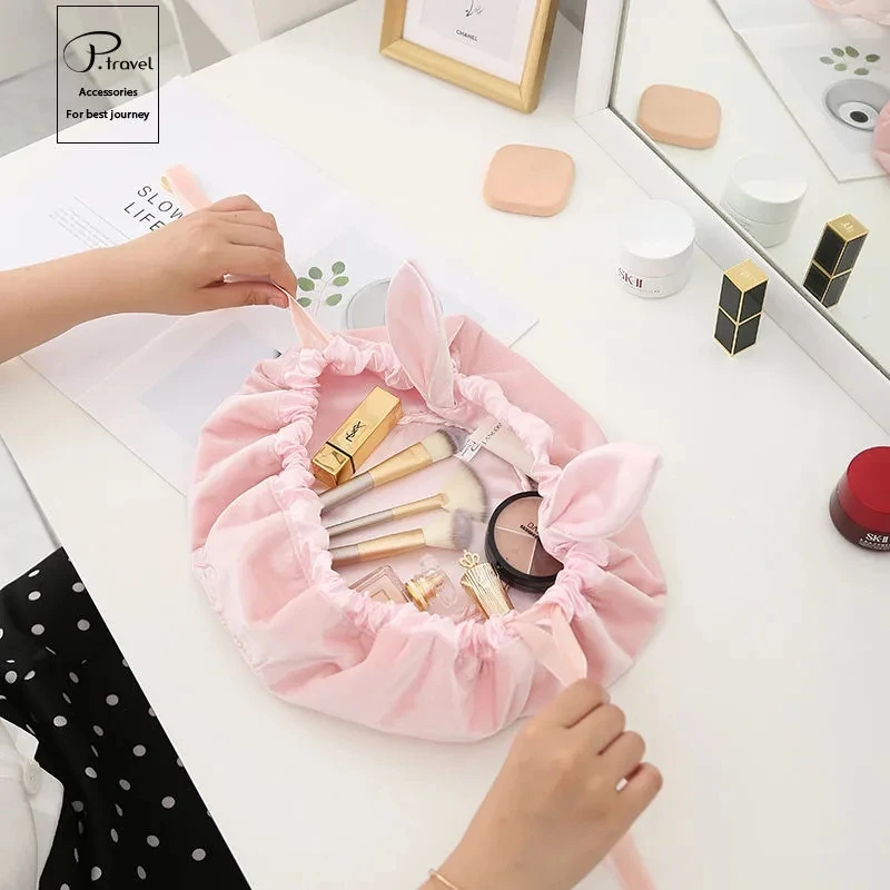 Velvet material large capacity cosmetic sundry storage bag Lazy make-up bag cute girl multifunctional portable cosmetic storage
Velvet material large capacity cosmetic sundry storage bag Lazy make-up bag cute girl multifunctional portable cosmetic storage