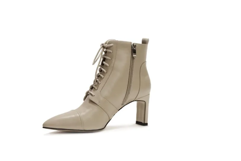 leather thick heel pointed front lace Leather women's shoes cow up side zipper short boots Korean fashion style high heel short
leather thick heel pointed front lace Leather women's shoes cow up side zipper short boots Korean fashion style high heel short