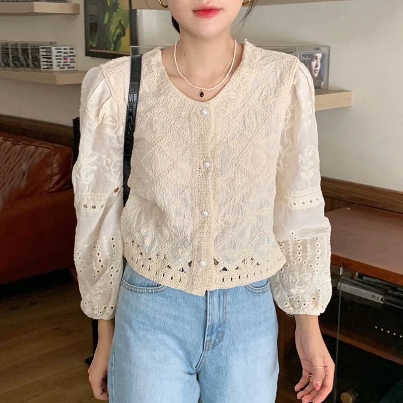 Sannian Shirt Summer New V-neck Hollow Embroidery Hook Single-breasted Loose Long-sleeved Shirt Tops Women Clothes
Sannian Shirt Summer New V-neck Hollow Embroidery Hook Single-breasted Loose Long-sleeved Shirt Tops Women Clothes