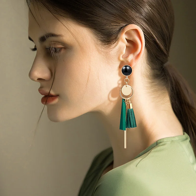 LOVR New Korean Fashion Bohemian Tassel Earrings Gold Drop Earrings 2019 for Women Vintage Geometric Wood Long Earring Jewelry
LOVR New Korean Fashion Bohemian Tassel Earrings Gold Drop Earrings 2019 for Women Vintage Geometric Wood Long Earring Jewelry