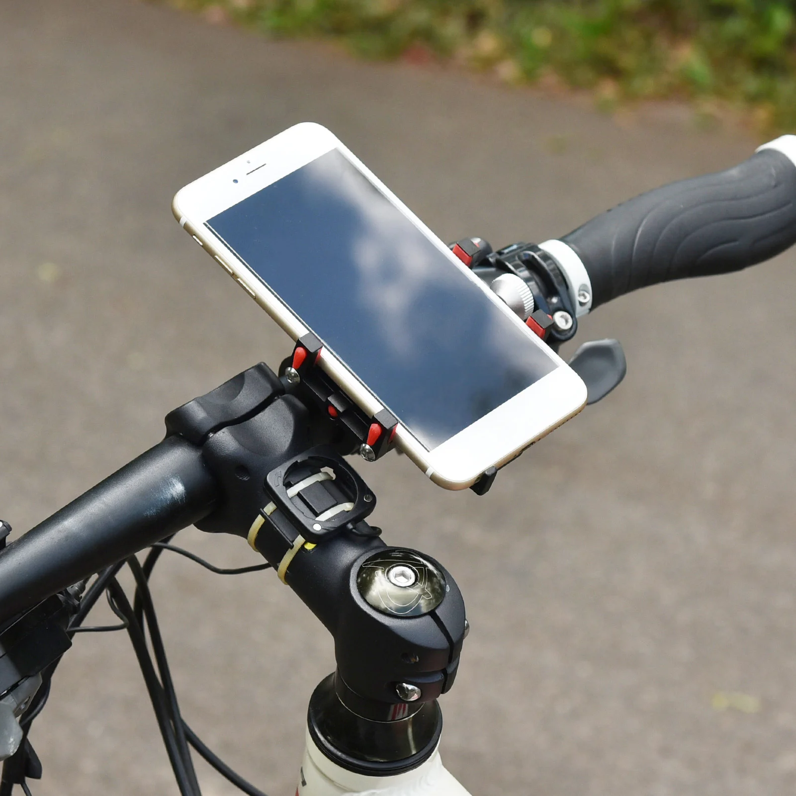 Anti-shake DIY Bicycle Phone Holder Universal Adjustable Bike Mount Bicycle Aluminum Alloy Phone Bracket Bike Accessories
Anti-shake DIY Bicycle Phone Holder Universal Adjustable Bike Mount Bicycle Aluminum Alloy Phone Bracket Bike Accessories