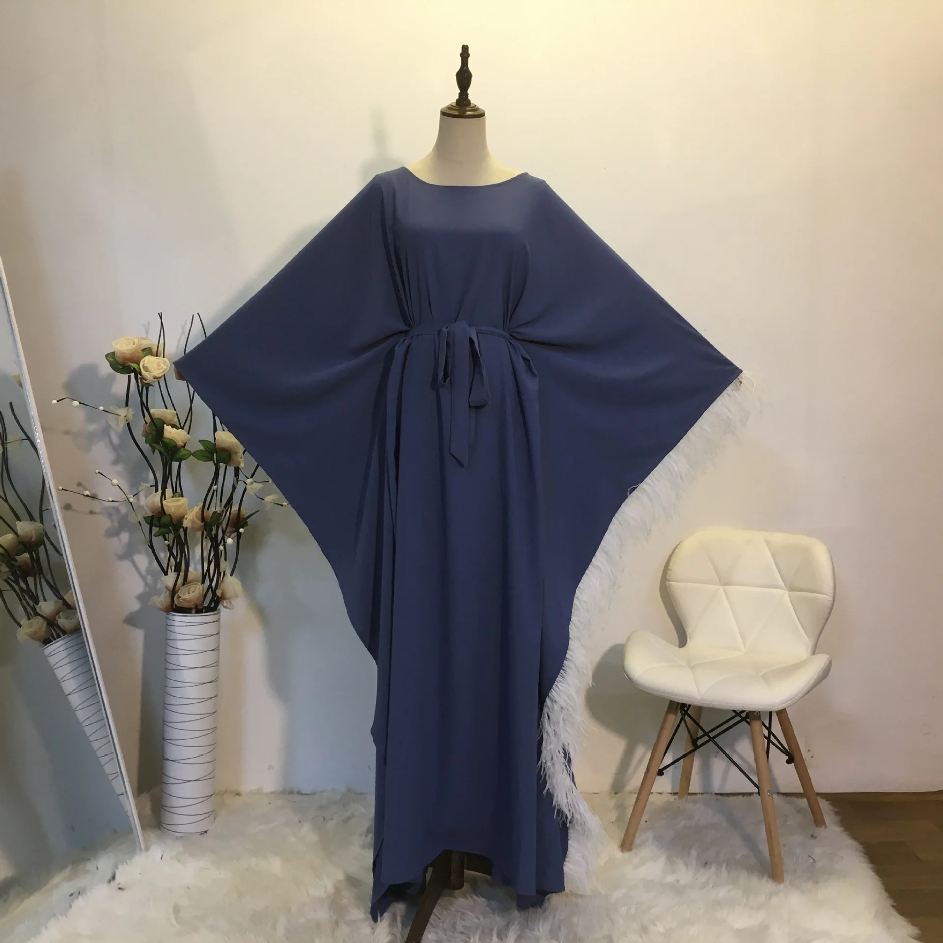 Donsignet Muslims Women Dress Fashion Stitching Feather Loose Muslim Robe Bat Sleeve Plus Size Arab Long Dress Abaya Dubai
Donsignet Muslims Women Dress Fashion Stitching Feather Loose Muslim Robe Bat Sleeve Plus Size Arab Long Dress Abaya Dubai