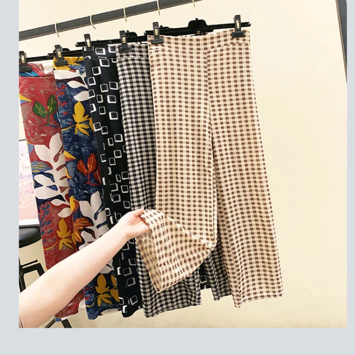 2021 Women Summer Casual Straight Pants Breathable High Waist Pants Printed Elastic Waist Loose Women Pants Beach
2021 Women Summer Casual Straight Pants Breathable High Waist Pants Printed Elastic Waist Loose Women Pants Beach