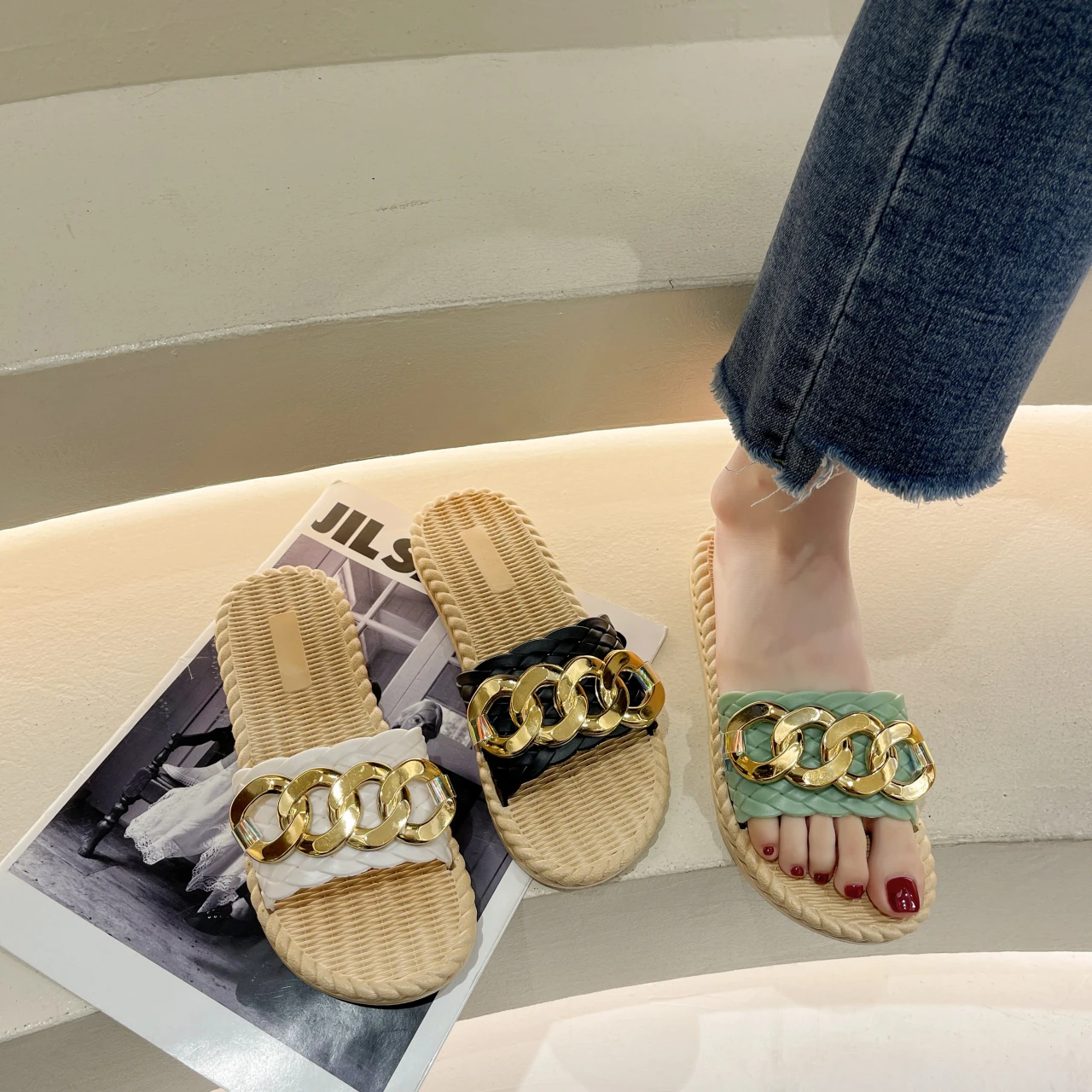 Square-toed sandals and slippers women's outer wear 2021 summer new style out all-match seaside beach shoes women's holiday wear
Square-toed sandals and slippers women's outer wear 2021 summer new style out all-match seaside beach shoes women's holiday wear