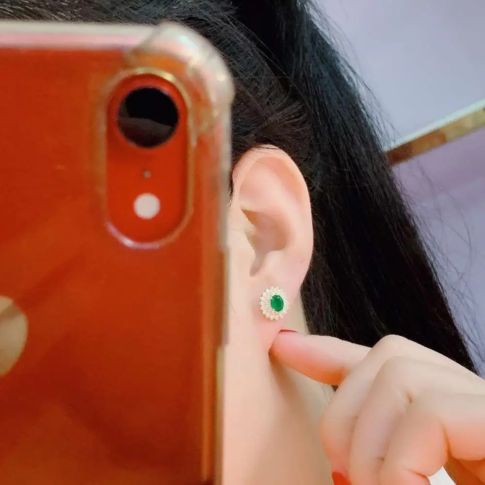 Natural And Real emerald earring Free shipping Real original emerald 925 sterling silver Gem Earring
Natural And Real emerald earring Free shipping Real original emerald 925 sterling silver Gem Earring