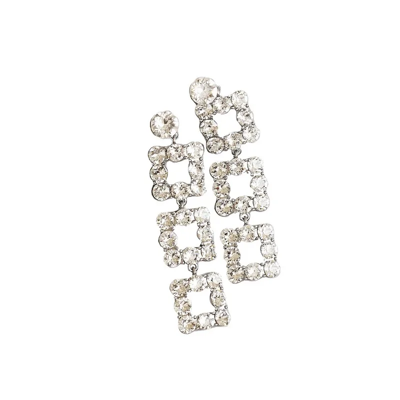 Full diamond Tassel Earrings European and American small fashion retro tassel long frame Earrings
Full diamond Tassel Earrings European and American small fashion retro tassel long frame Earrings