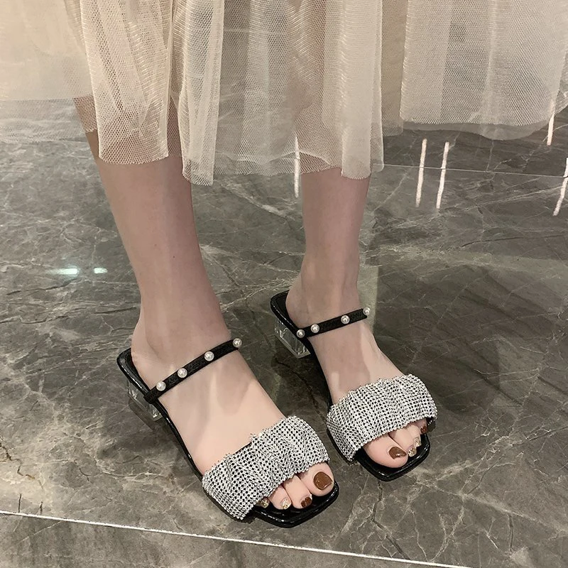 Shoes Ladies' Slippers Low Square heel Luxury Slides Jelly Flip Flops Slipers Women Block Designer Glitter 2021 Fashion PU Rubbe
Shoes Ladies' Slippers Low Square heel Luxury Slides Jelly Flip Flops Slipers Women Block Designer Glitter 2021 Fashion PU Rubbe
