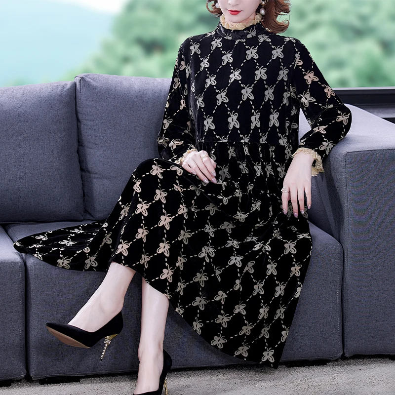 2021 New Women Black Floral Velvet Warm Midi Dress Autumn Winter Vintage Casual Dresses high quality Elegant Office Lady Dress
2021 New Women Black Floral Velvet Warm Midi Dress Autumn Winter Vintage Casual Dresses high quality Elegant Office Lady Dress