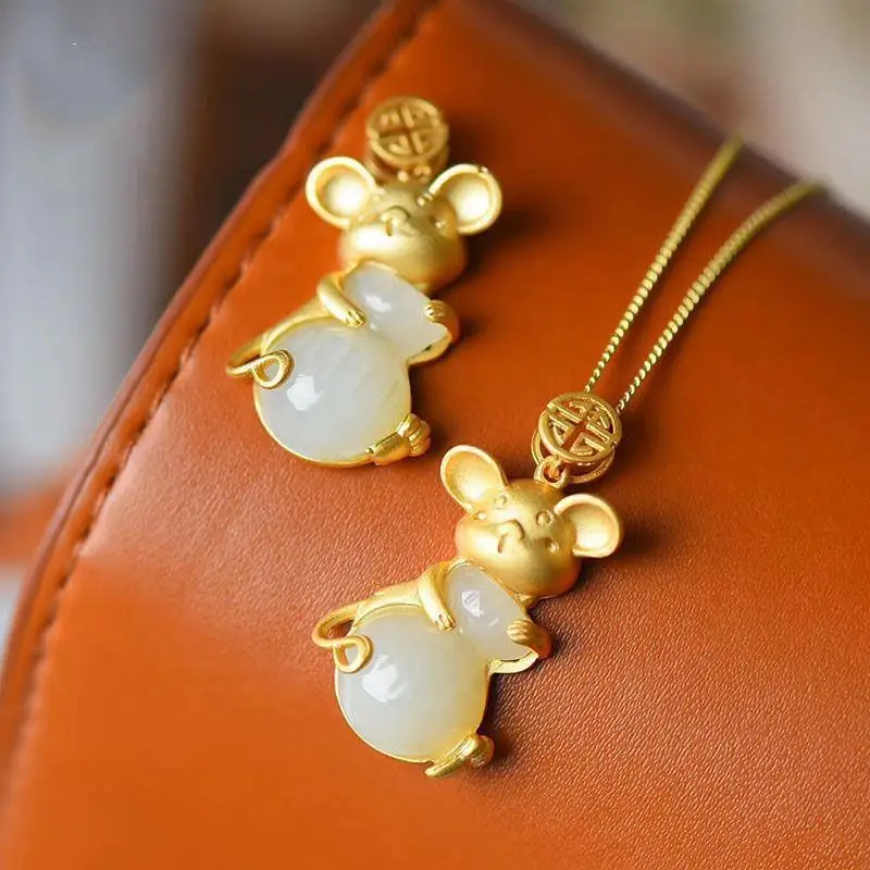 Year of the Rat Rich Mouse Pendant S925 Sterling Silver Gilding Inlaid Natural Hetian Jade Recurrent Fate Year Good Luck Mou
Year of the Rat Rich Mouse Pendant S925 Sterling Silver Gilding Inlaid Natural Hetian Jade Recurrent Fate Year Good Luck Mou