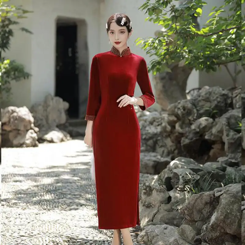 Red Chinese Bridal Wedding Dresses Women Velour Sexy Qipao Plus Size Side Split Cheongsams Slim Evening Party Elegant Vestidos
Red Chinese Bridal Wedding Dresses Women Velour Sexy Qipao Plus Size Side Split Cheongsams Slim Evening Party Elegant Vestidos